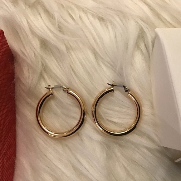 House of Harlow 1960 3 gold color hoops 1.25”TO 1/2” Lead safe, Nickel free NWT - Picture 2 of 4